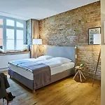 Hotel 38